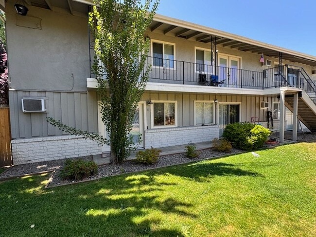 Building Photo - 632 Berrydale Ave