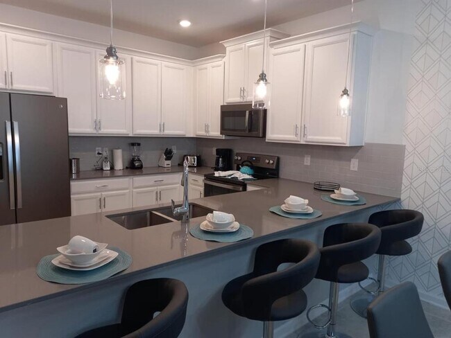 Building Photo - 1041 Splash Shot Pl