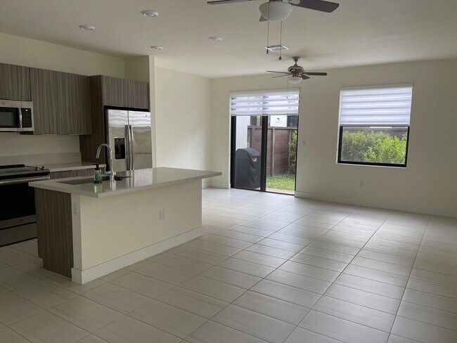 Foto del edificio - 15834 NW 91st Ave
