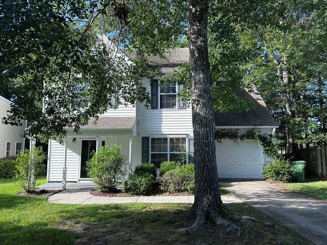 Photo - Beautiful 3 Bedroom Home with Bonus Room