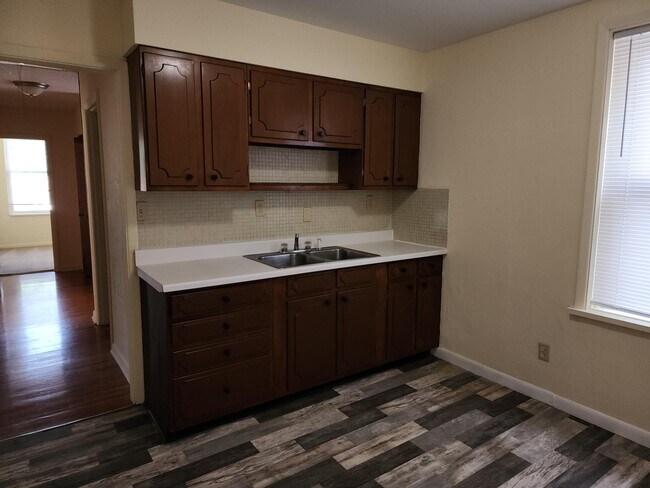 Building Photo - 309 W Ashley St