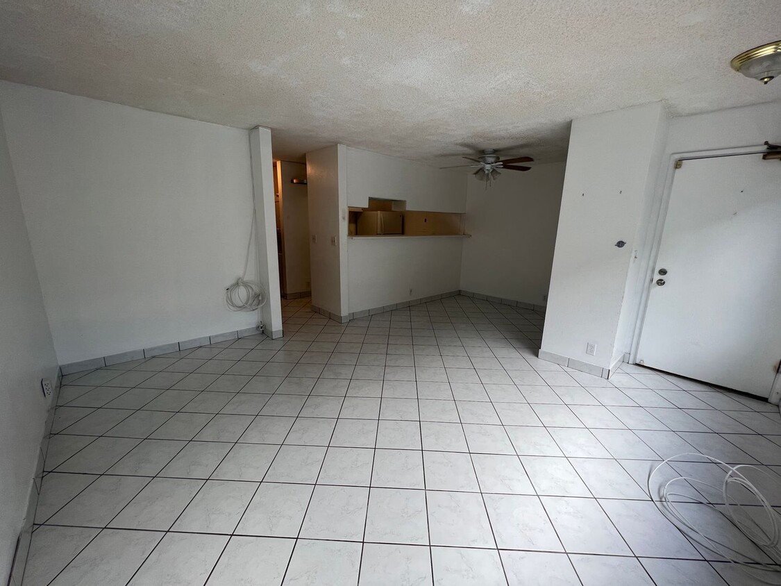 Foto principal - 2 Bed, 1 Bath at Windward Acres