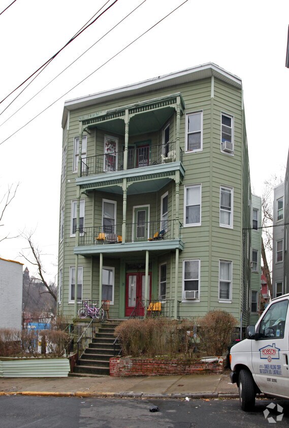 Building Photo - 24 Astor Pl