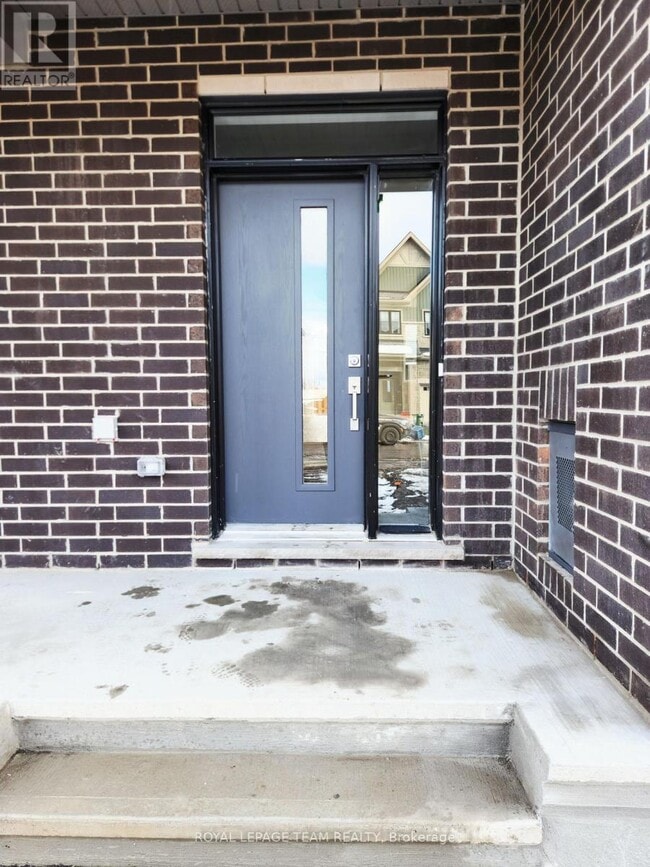 Building Photo - 723 Fairline Row