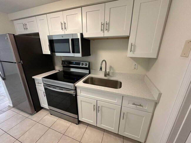 Foto del edificio - 451 90th Ave N