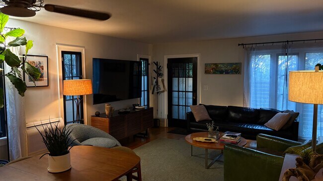 Building Photo - 851 N Ogden Dr