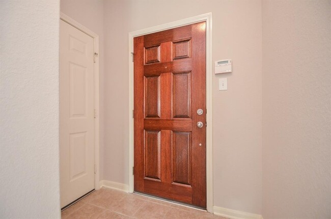 Building Photo - 6942 Crockett Ridge Dr