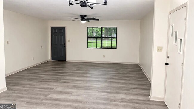 Foto del edificio - 6454 W Fayetteville Rd
