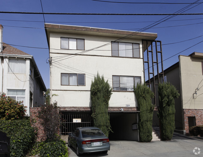 Building Photo - 329 Lester Ave