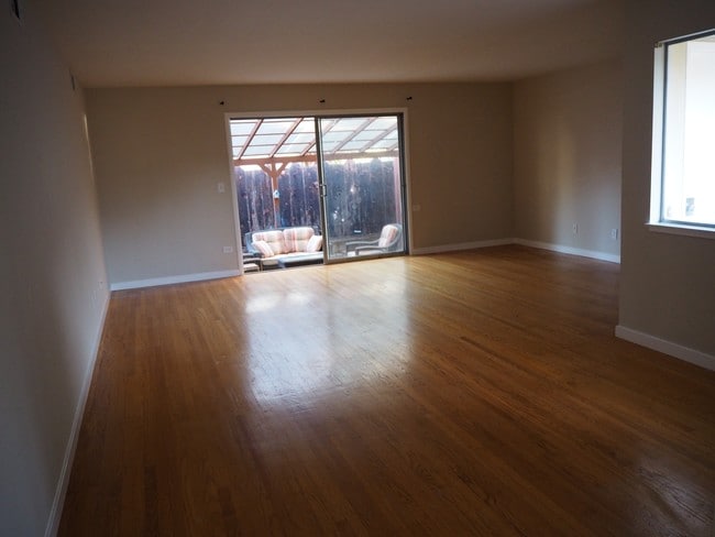 Building Photo - 515 S Eldorado St