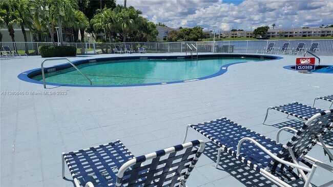 Foto del edificio - 3453 NW 44th St