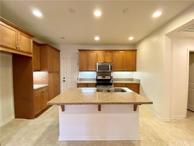 Building Photo - 3541 La Fiesta Dr
