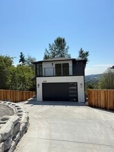 Building Photo - 4939 S 114th St