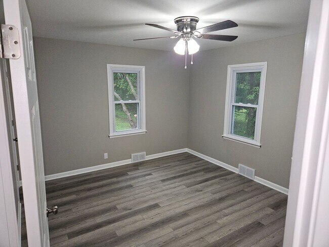 Foto del edificio - 3 bedroom / 2 Bath - Available Soon!