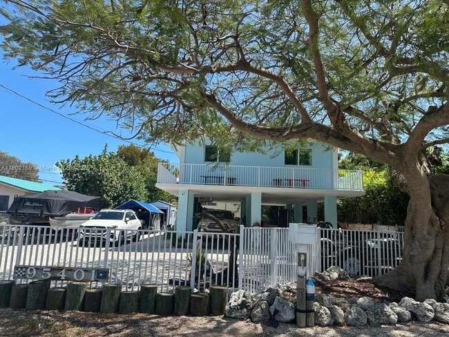 Building Photo - 95401 Overseas Hwy