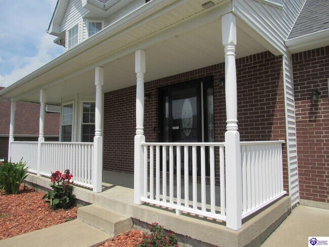 Building Photo - 2539 Kensington Way