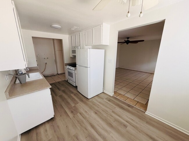 Foto del edificio - 3432 Hollencrest Rd