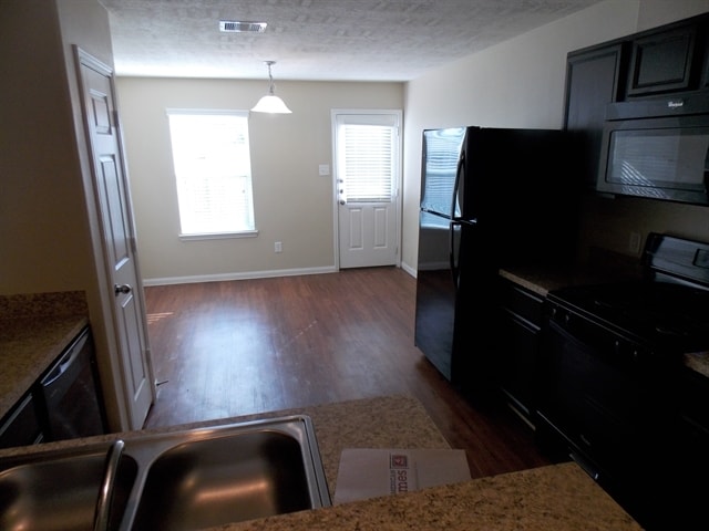 Foto del edificio - 22215 Queenbury Hills Dr