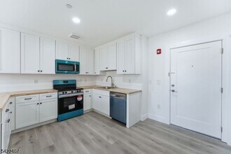 Building Photo - 95 Shepherds Ln