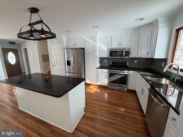 Building Photo - 211 Rhode Island Ave