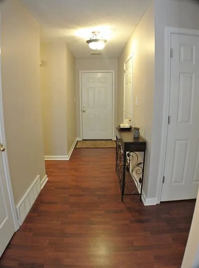 Foto del edificio - 9067 Valkrie Ln