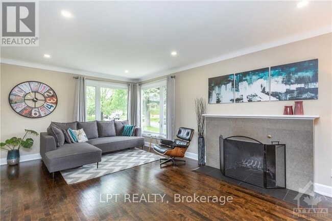 Building Photo - 716 Chapman Blvd