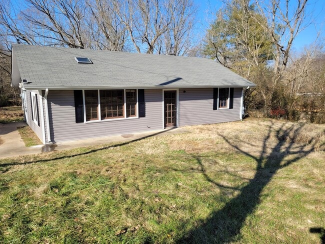 Building Photo - 662 Briarwood Rd