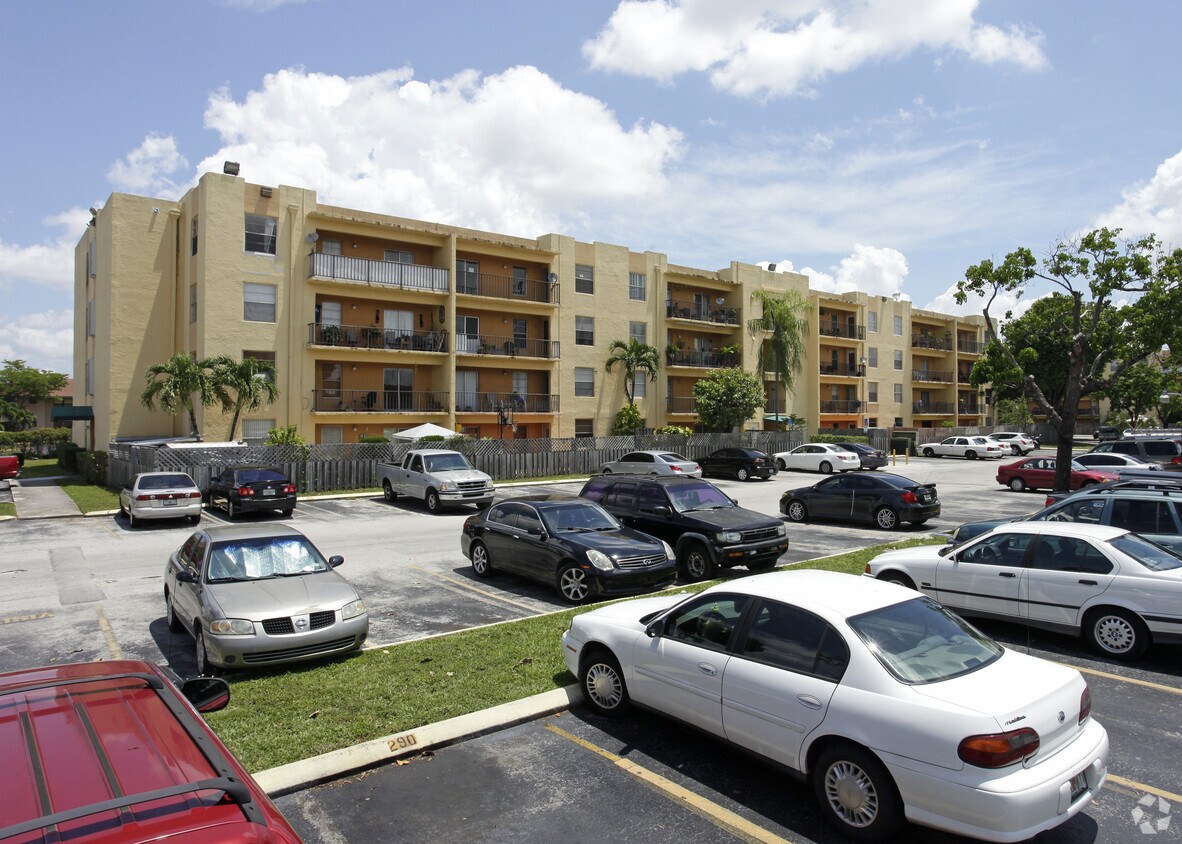 westland gardens apartments hialeah fl apartments com