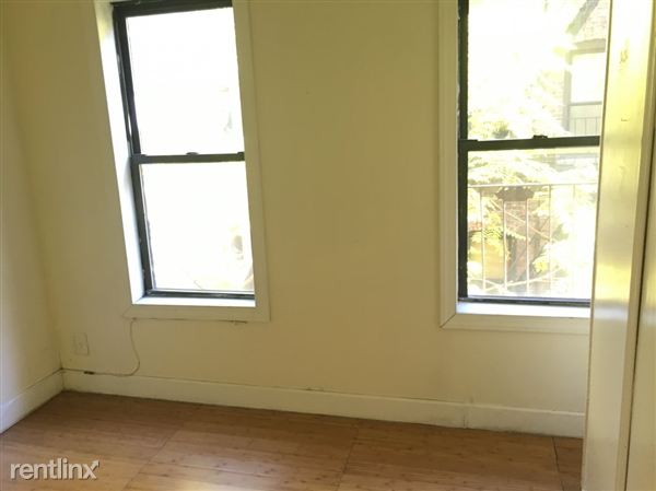 Building Photo - 2544 Valentine Ave