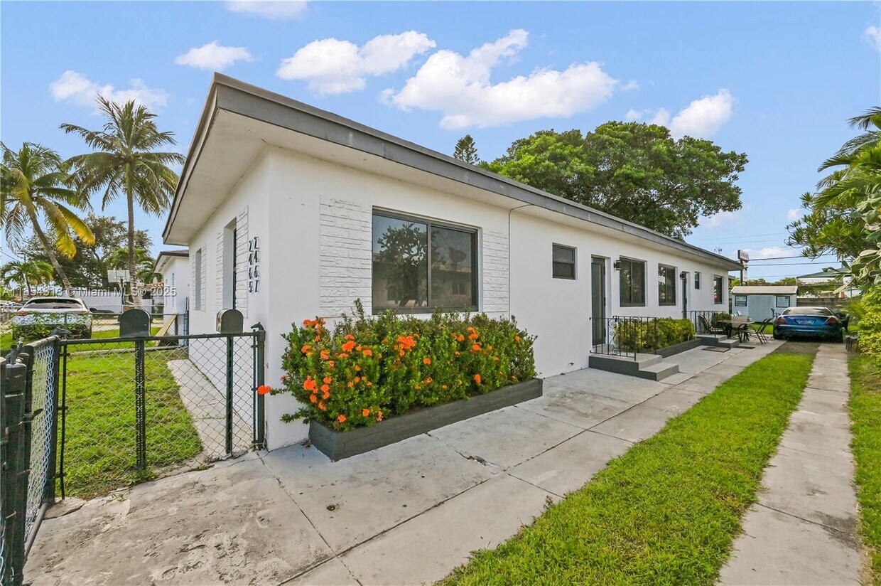 Foto principal - 2465 NW 35th St