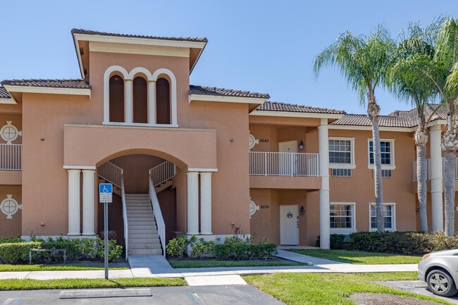 Foto del edificio - 8243 Mulligan Cir