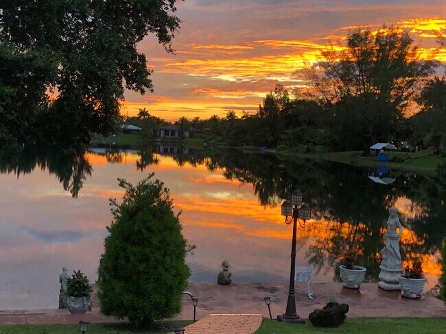 Lake vista lateral - 4440 SW 87th Ave