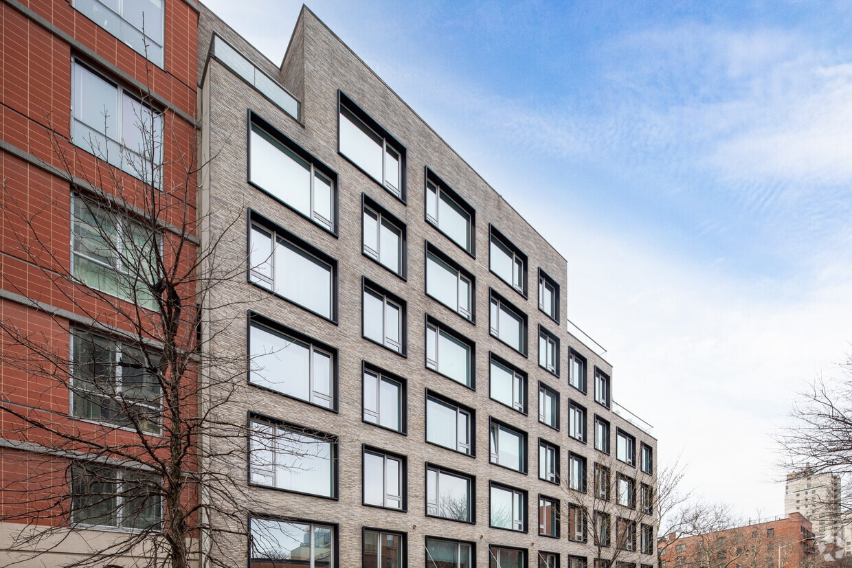 Building Photo - Six Ten Warren