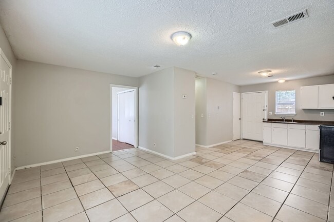 Building Photo - 1102 Jefferson St