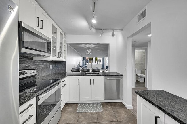 Foto del edificio - 2920 SW 22nd Ave