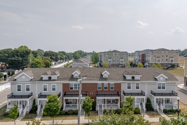 Foto del edificio - ELIM Townhouses