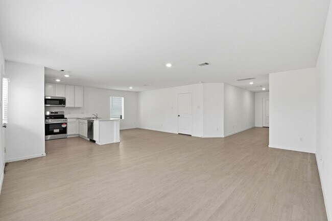Building Photo - 629 Craven St