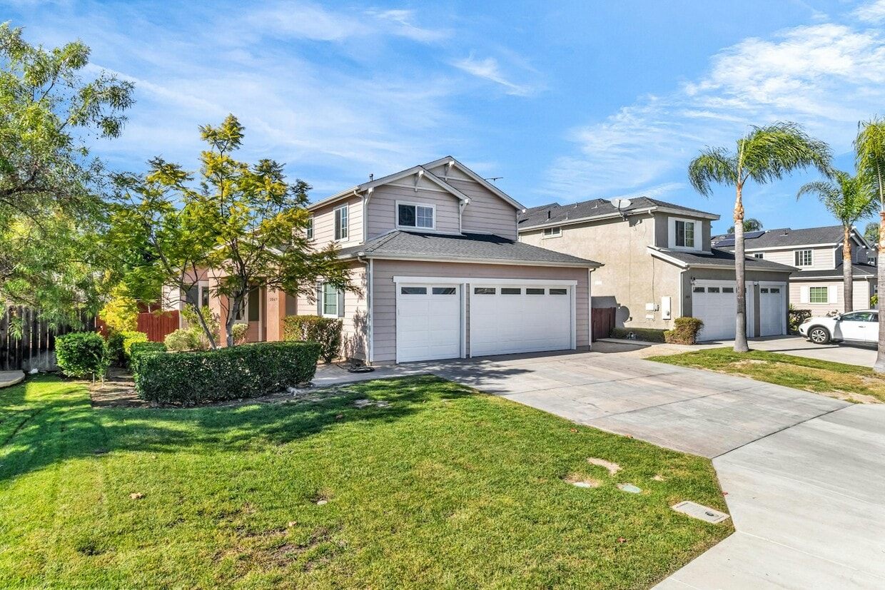 Foto principal - 1067 Princess Kyra Pl