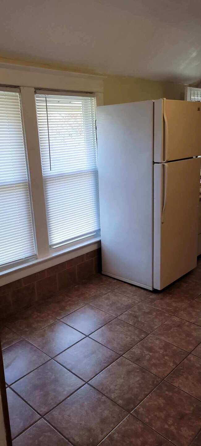 Kitchen - 4530 21st Ave