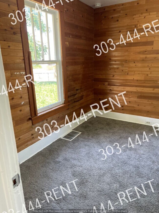 Building Photo - Look & Lease , 1st FULL month rent free, and Move In with in  14 days – 3-Bed Ranch Home Minutes ...