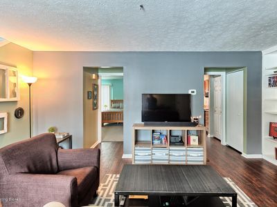 Building Photo - 10747 Colonial Woods Ct