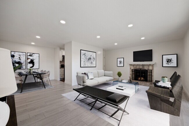 Building Photo - 1024 Cabrillo Park Dr