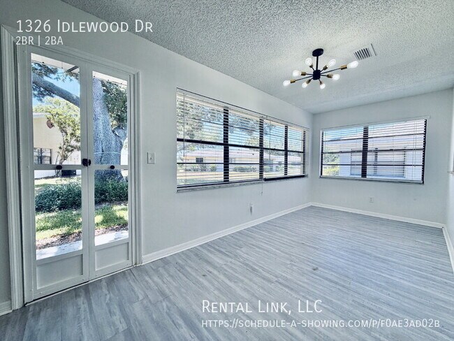 Foto del edificio - 1326 Idlewood Dr