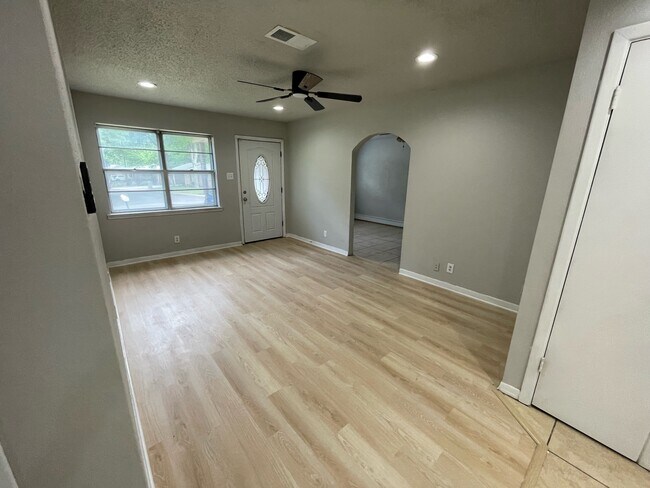 Foto del edificio - 1338 McCall St