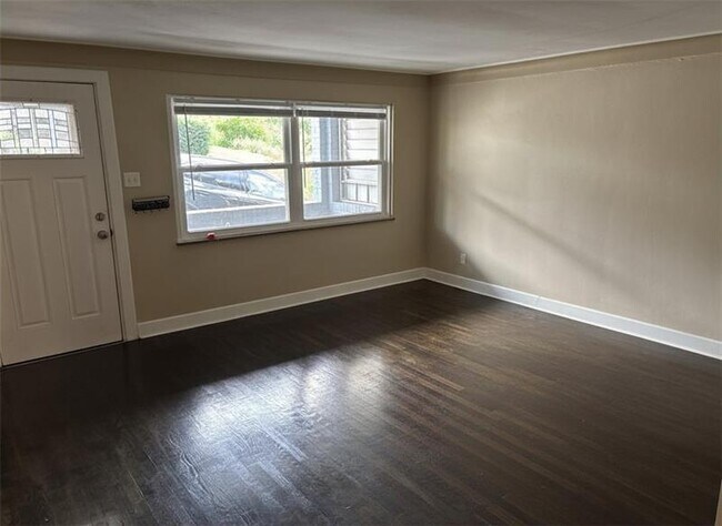Foto del edificio - 931 Hilltop St