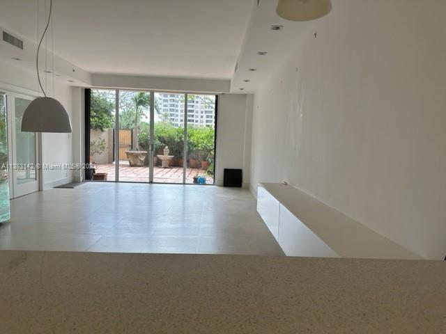 Building Photo - 151 Crandon Blvd