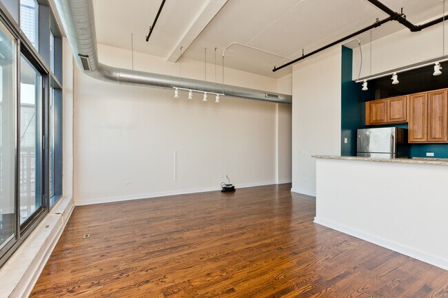 Foto del edificio - 1224 W Van Buren St