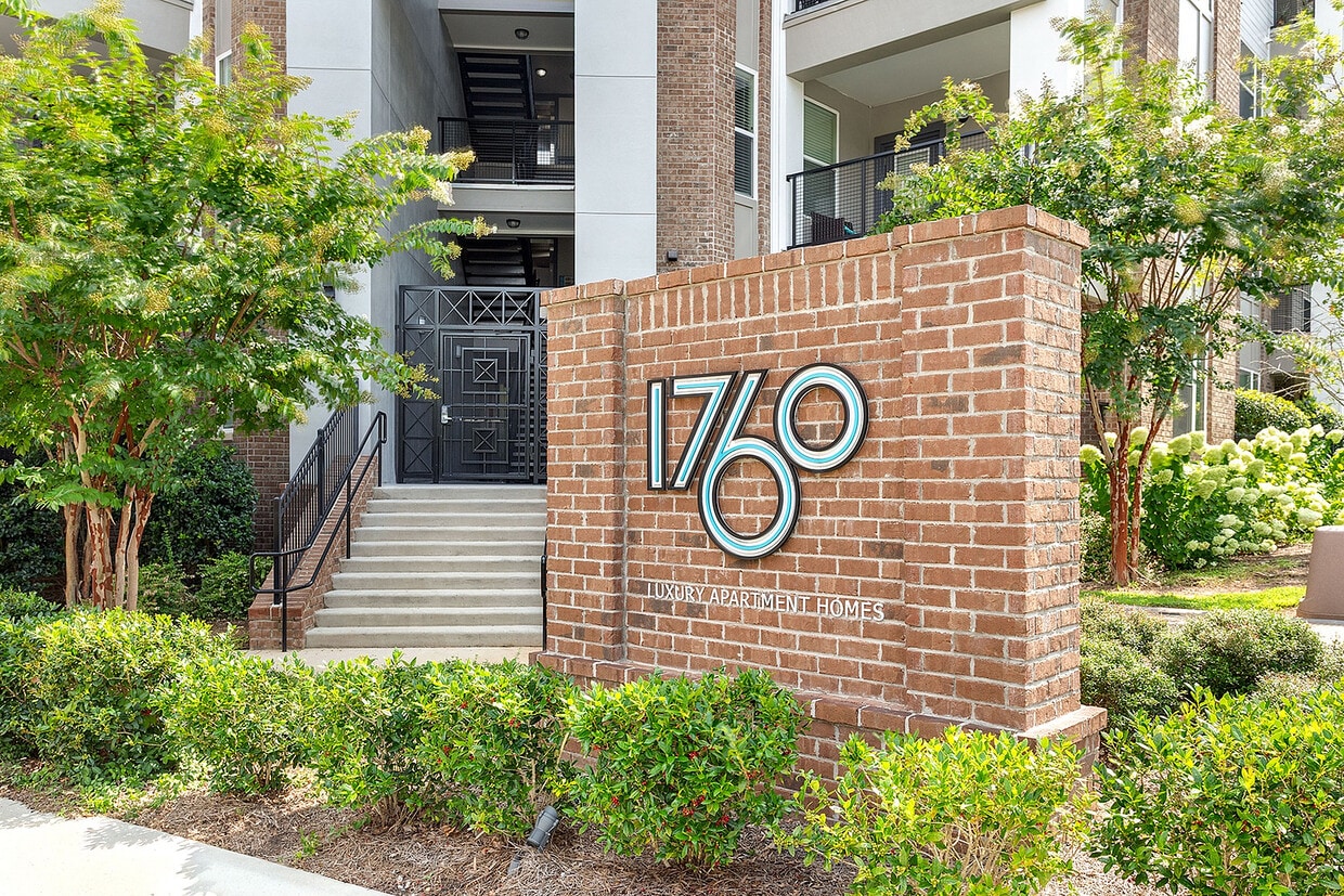 ミラバト Mirage Blue Zellige Tile 2x6 Bejmat | Elegant Moroccan Tiles