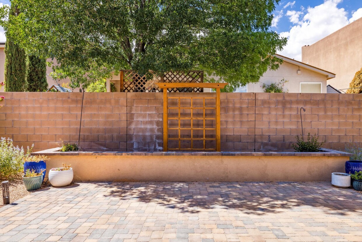 Foto principal - Single Story Beauty | Large Yard | 3 Bedro...
