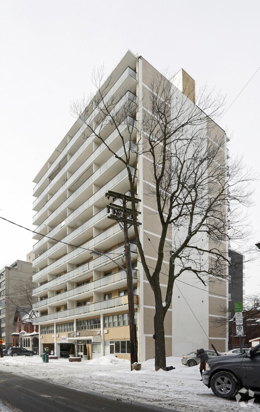 Building Photo - The Wedgemount